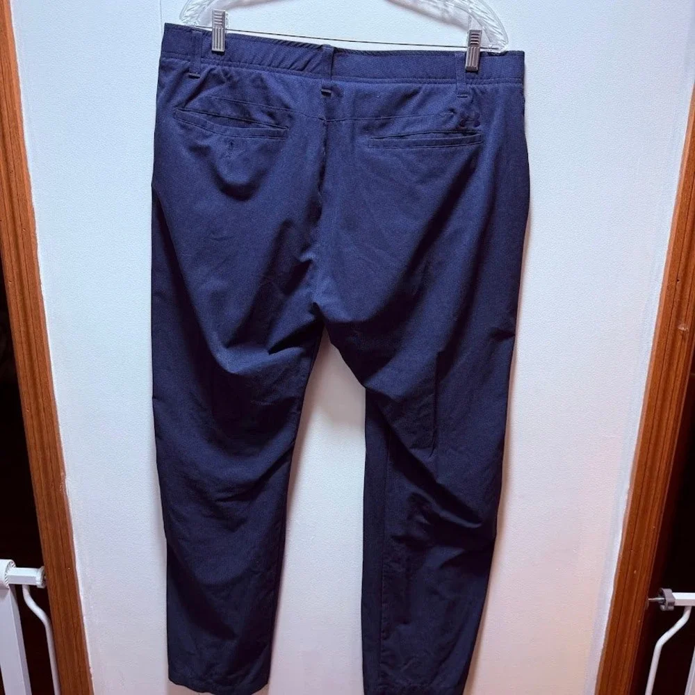 Under Armour Men Golf Pants‎ Navy Blue Size 38x32 Flat Front Athletic Fit